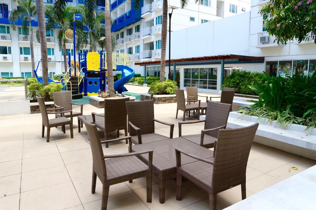 Condodeal At Sea Residences Manila Exteriér fotografie